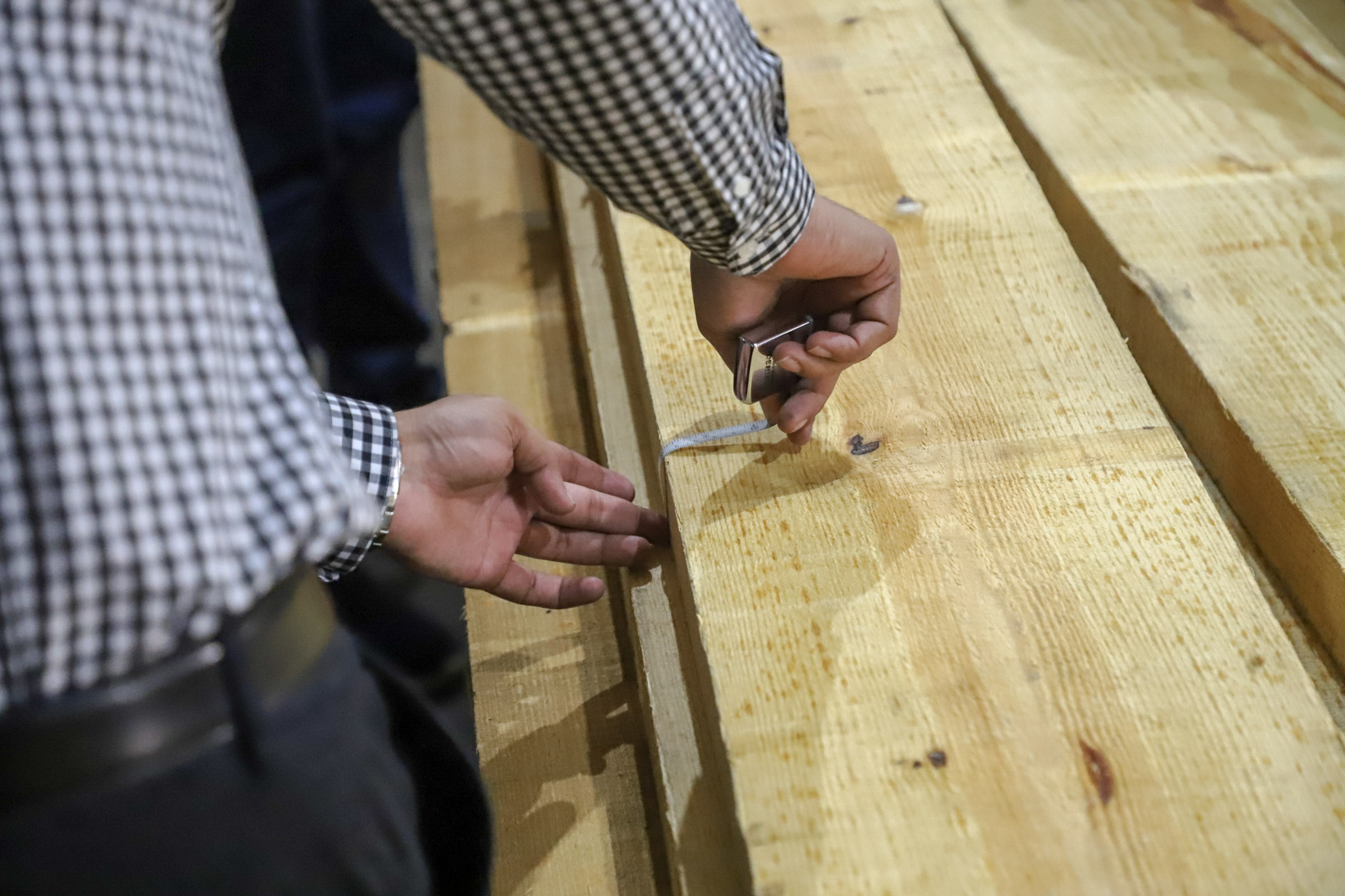 Usos de los postes de madera de pino